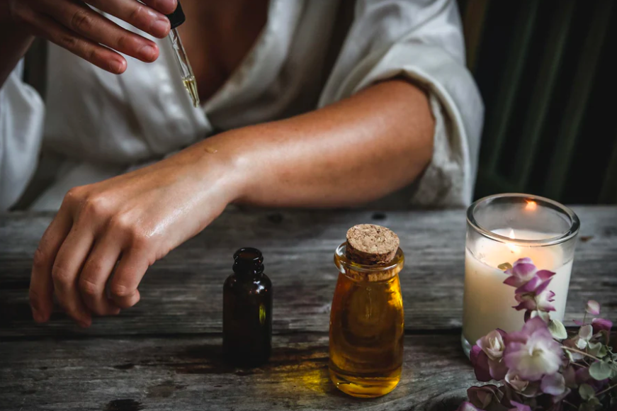 B Calm’s range of 100% organic, vegan essential oil blends for stress and nervous system support.